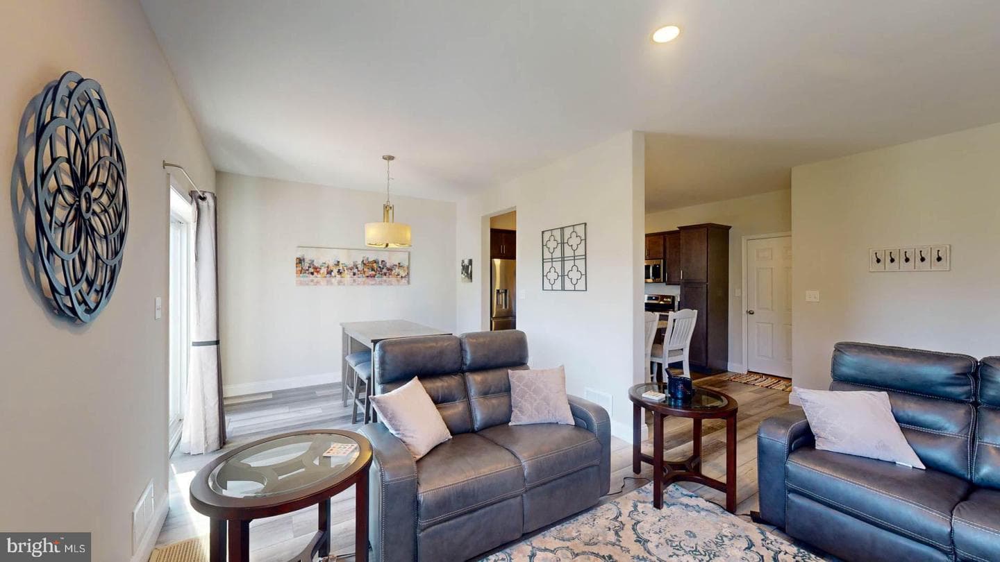 1408 Arch Street photo 24
