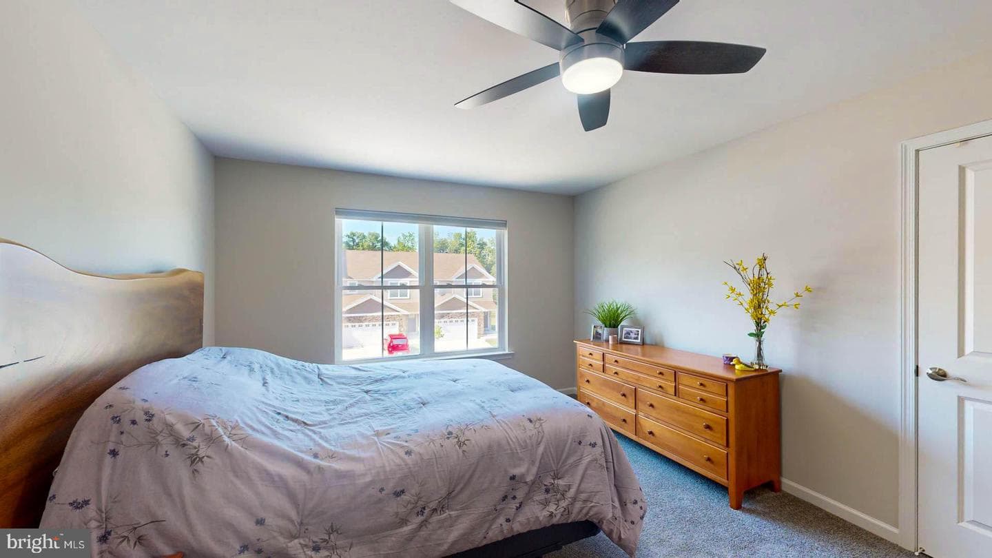 1408 Arch Street photo 36
