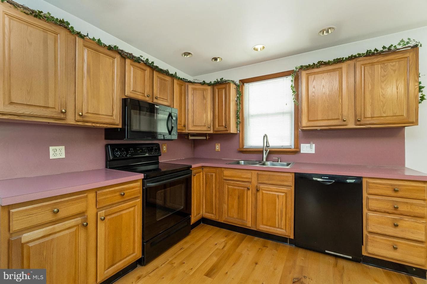 1233 Main Street photo 14
