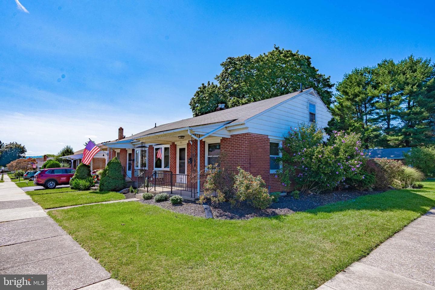 701 W Greenleaf Street photo 2