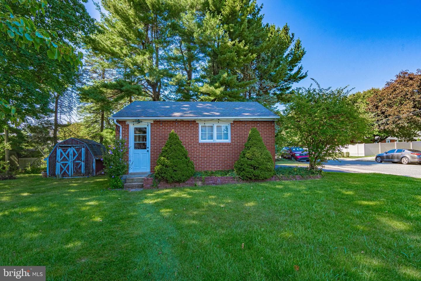 701 W Greenleaf Street photo 34