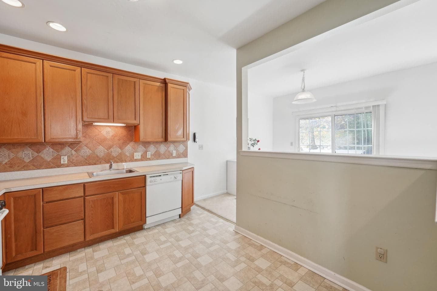 5627 Spring Ridge Drive W photo 17