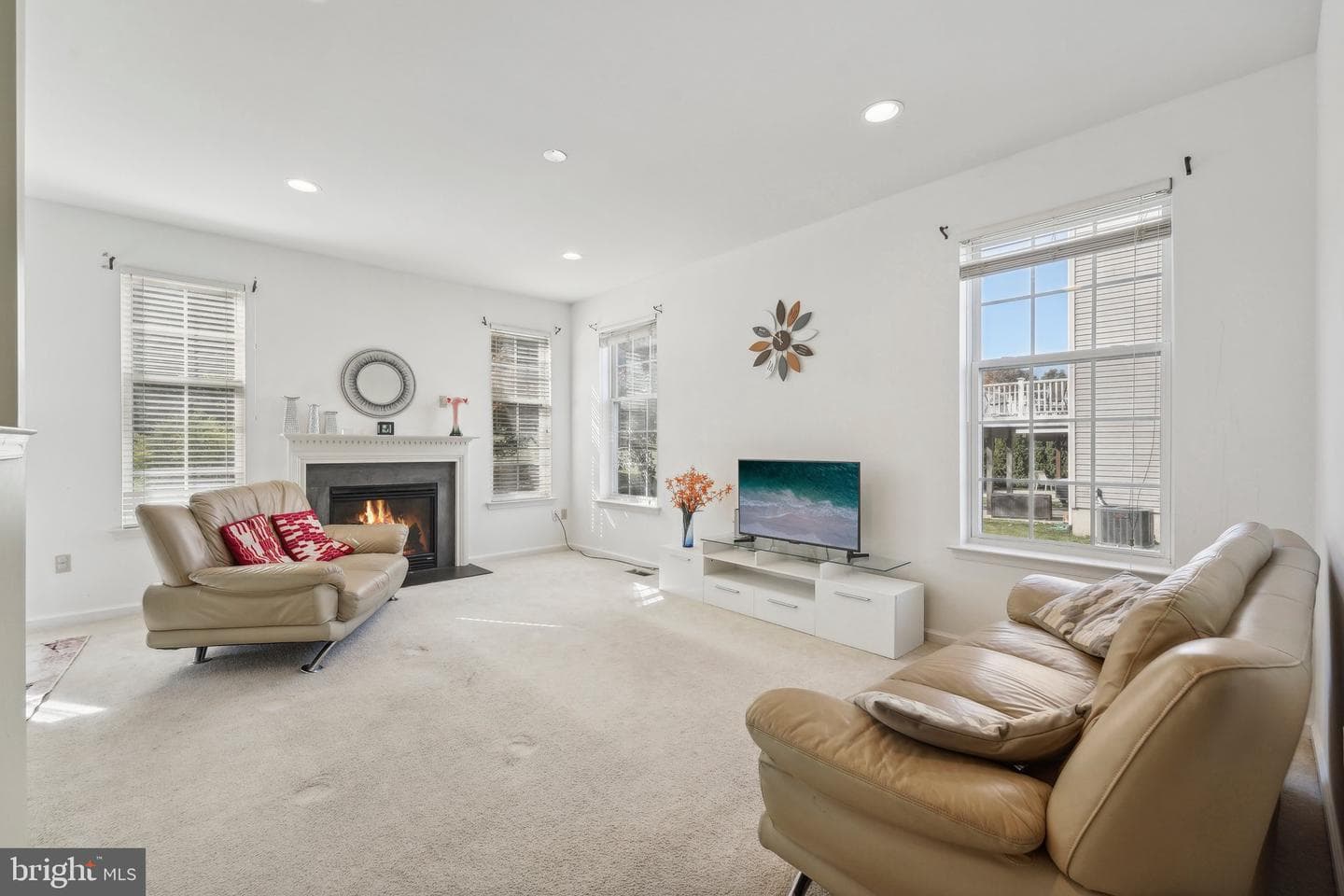 5627 Spring Ridge Drive W photo 8