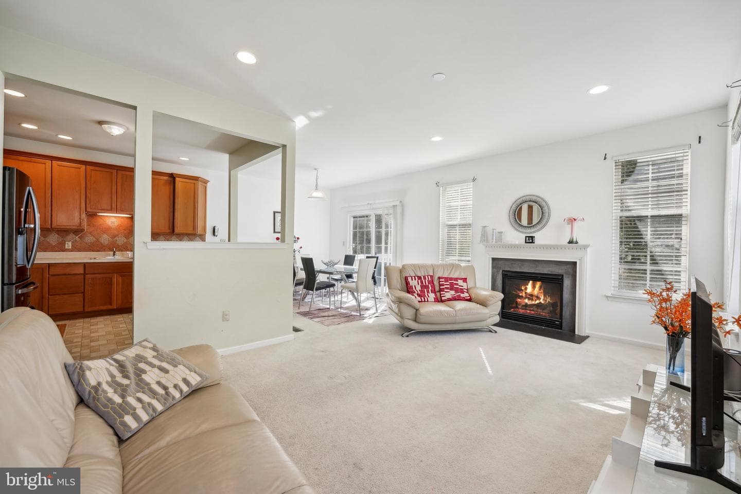 5627 Spring Ridge Drive W photo 9