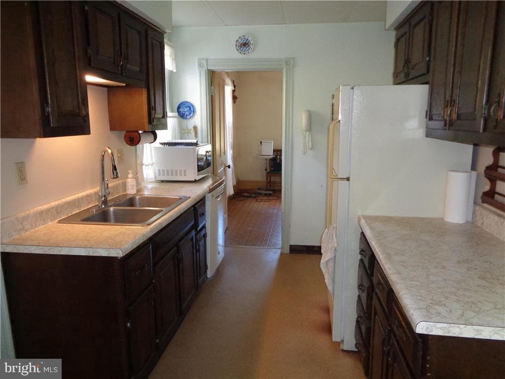 6975 Country Spring Road photo 9