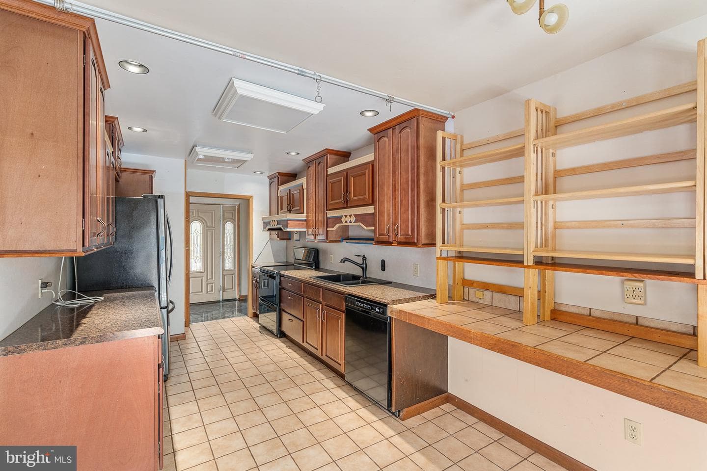 6601 Crown Lane photo 9