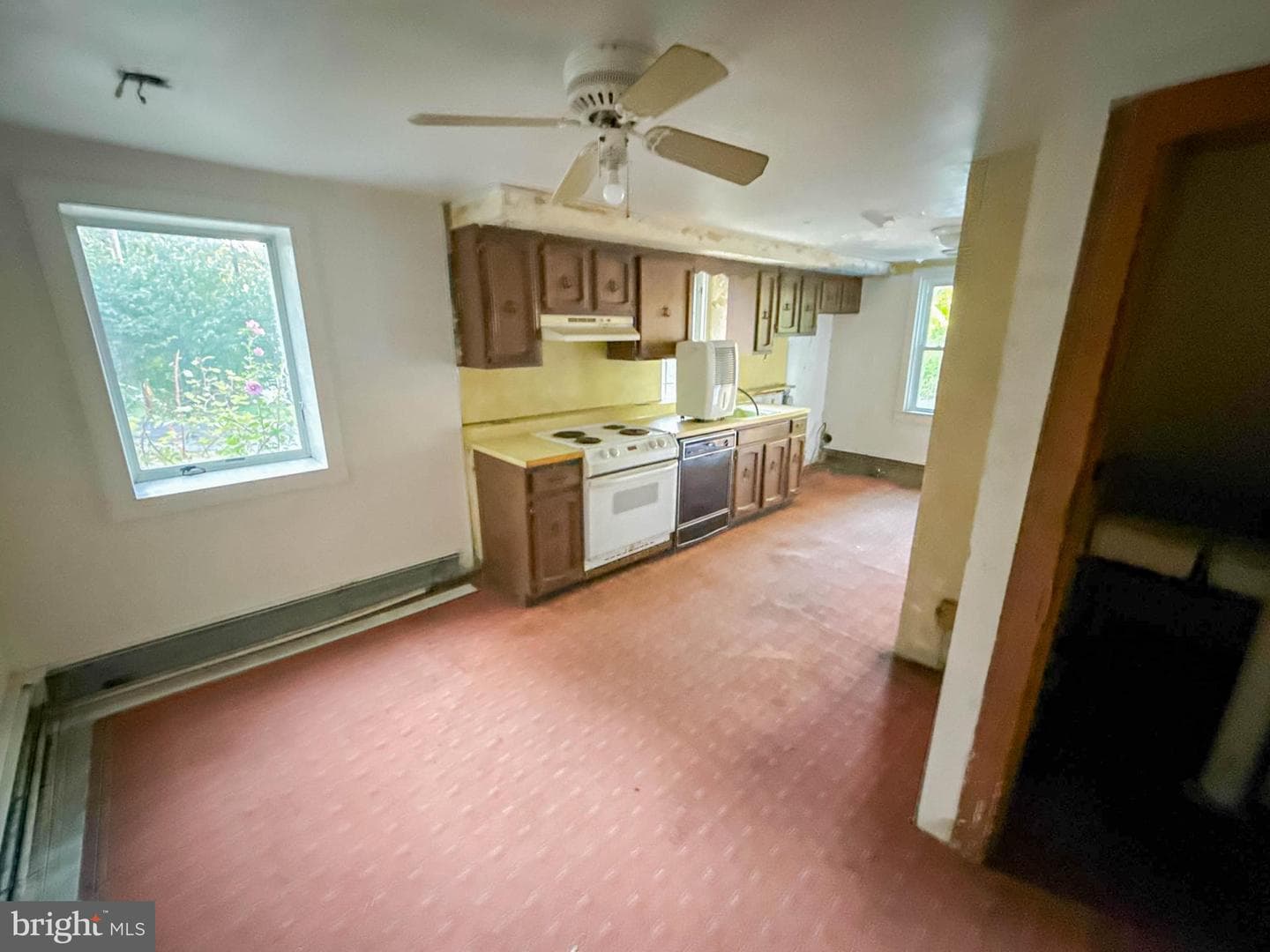 3112 Honeysuckle Road photo 10