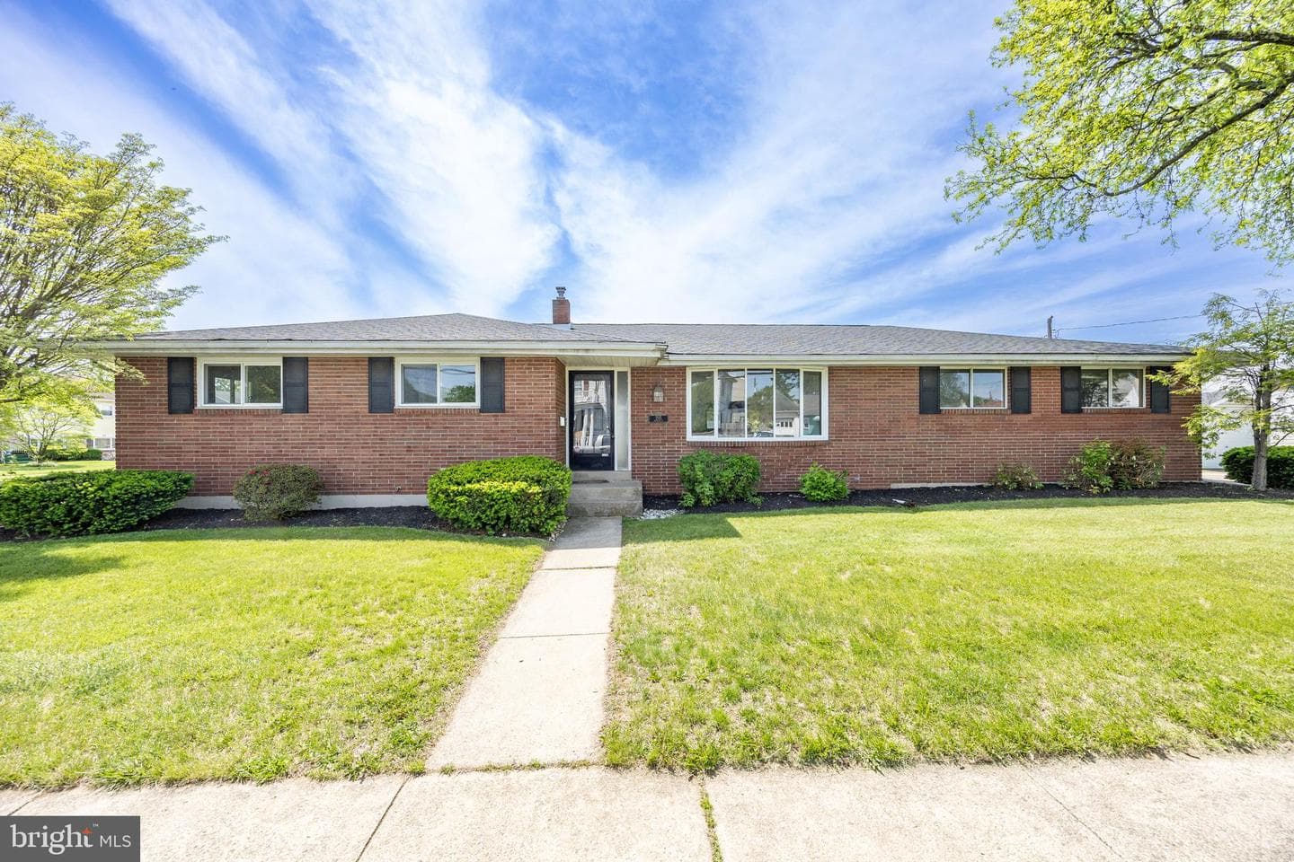 205 W Wabash Street photo 1