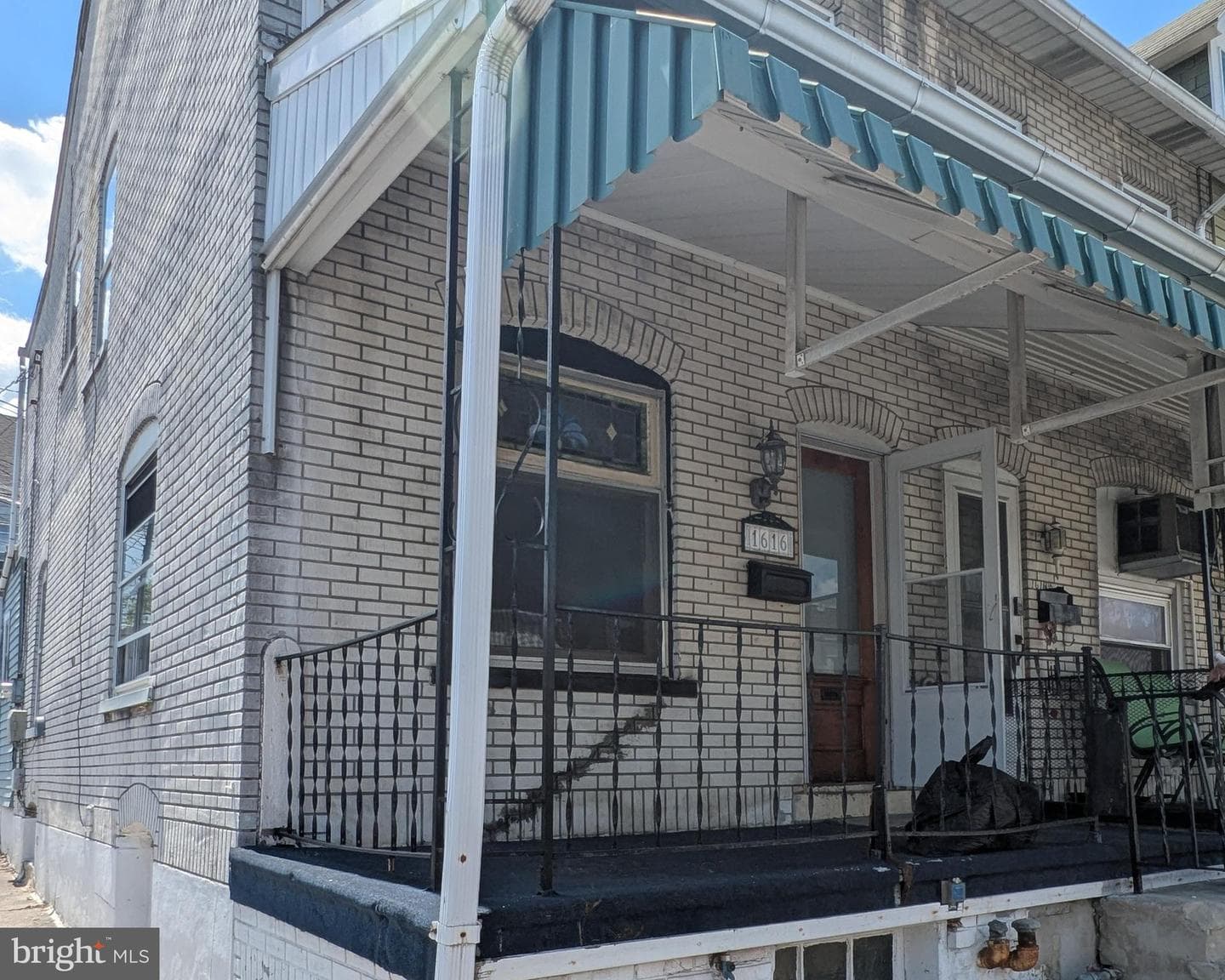1616 W Tilghman Street photo 2