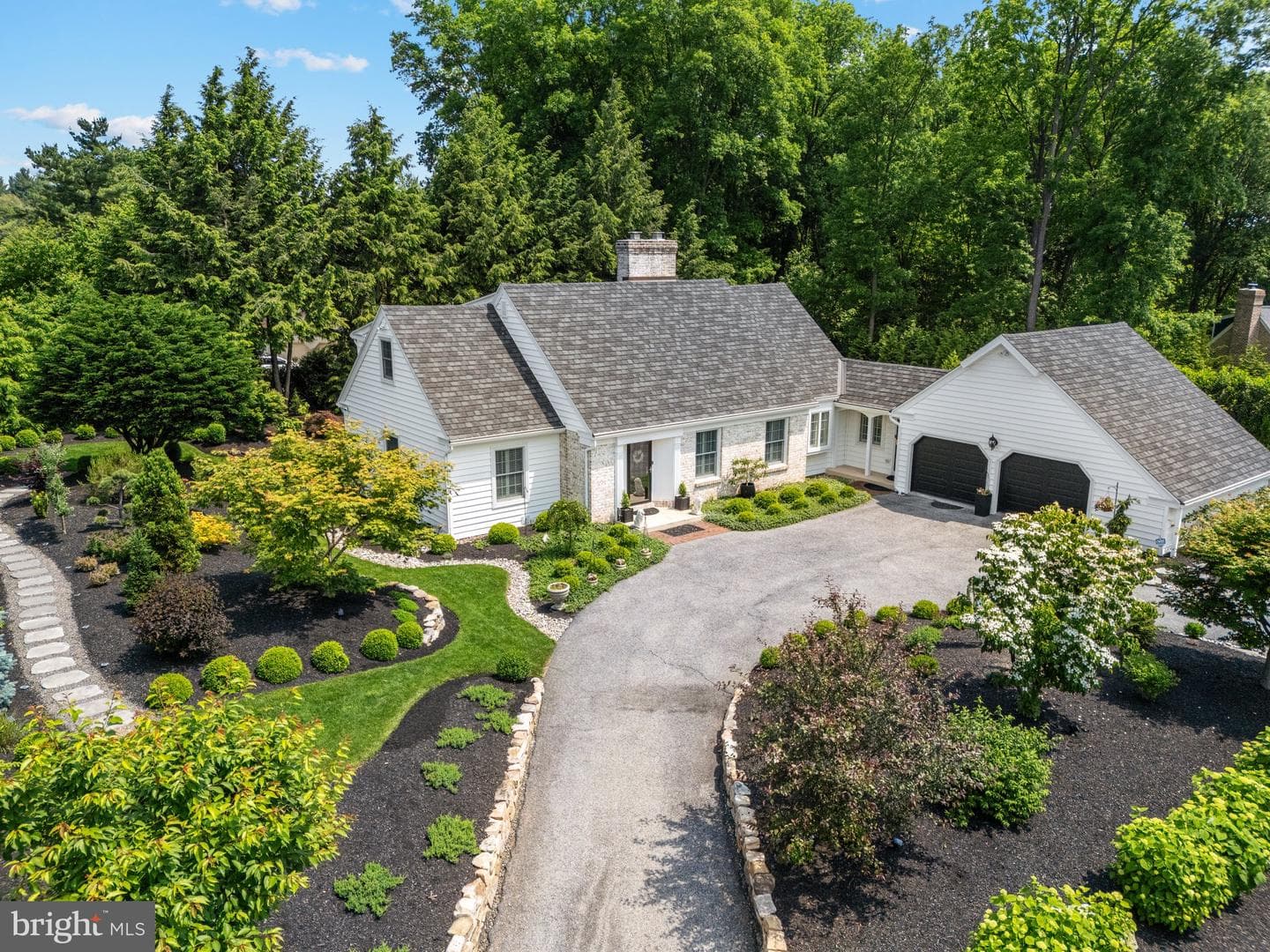 4704 Sweetbriar Circle photo 1