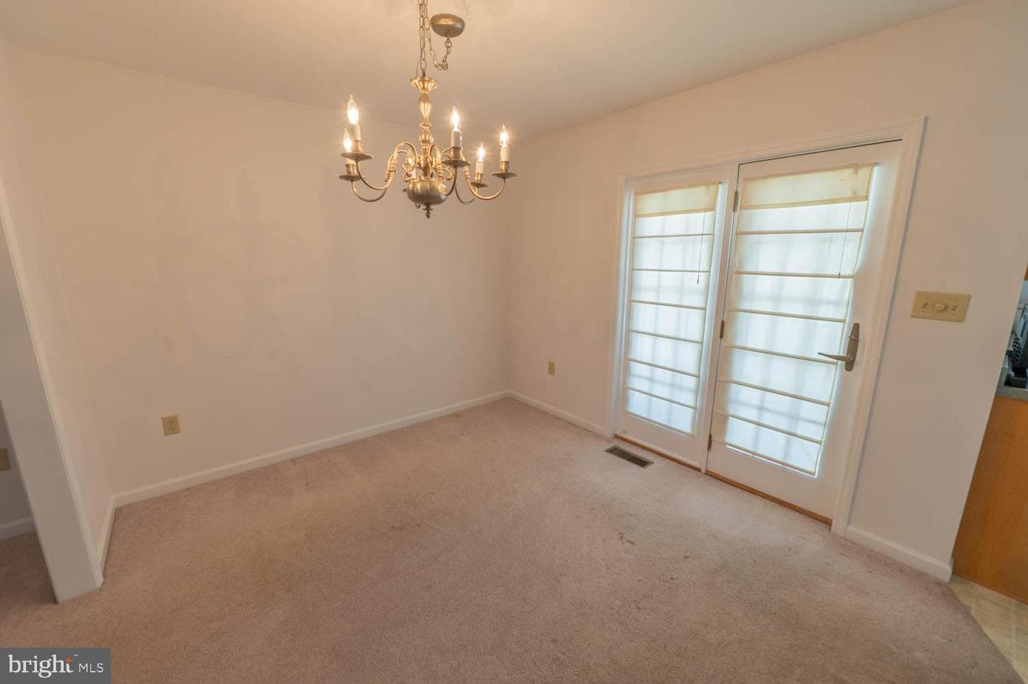 104 Garden Court photo 5