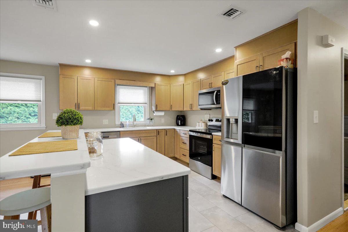 812 Miller Street photo 28