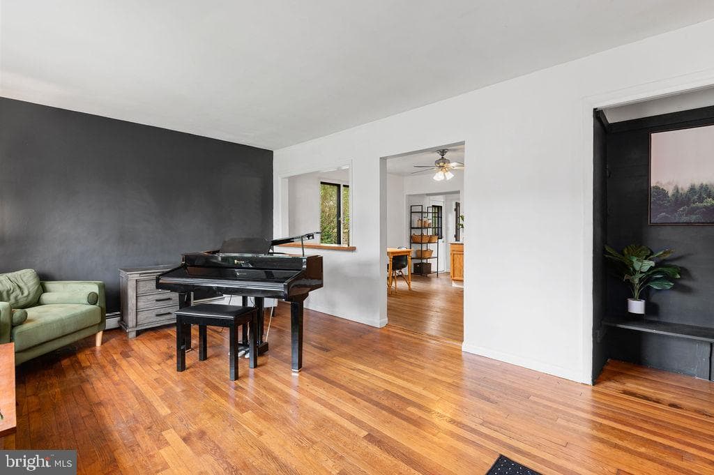 5196 Price Avenue photo 2