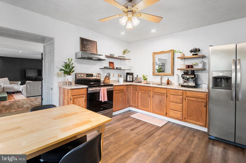 5196 Price Avenue photo 6