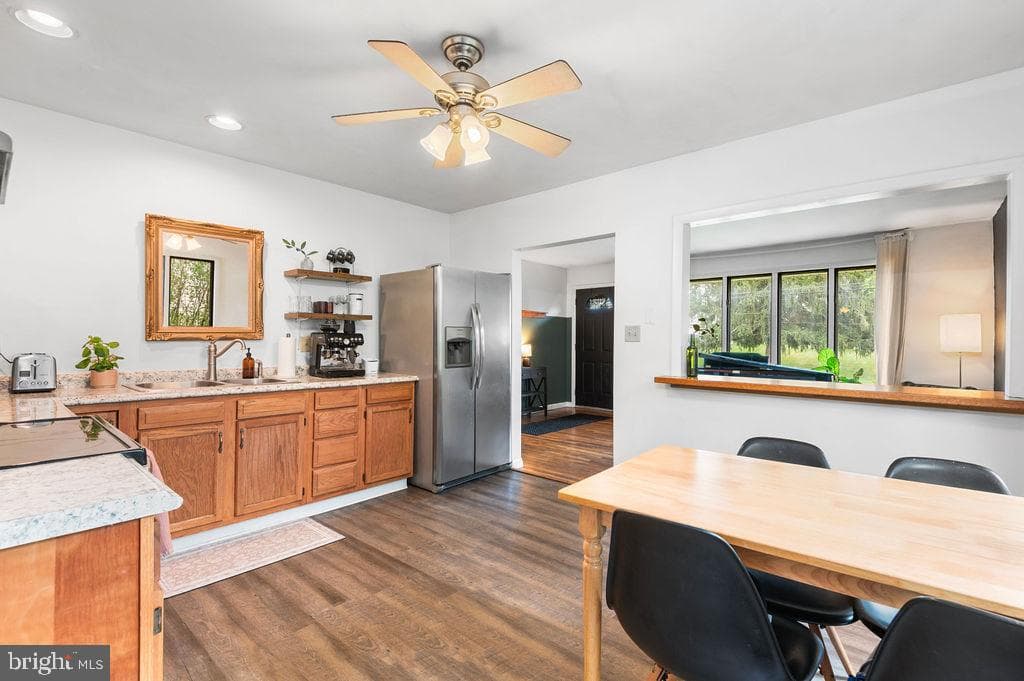 5196 Price Avenue photo 7