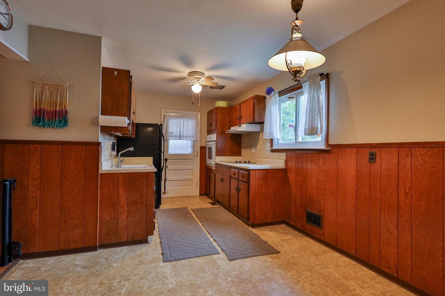 1353 Richard Avenue photo 14