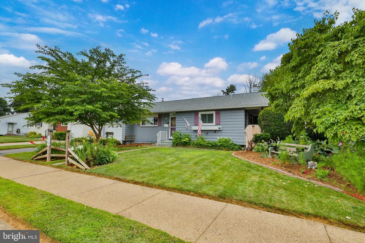 1353 Richard Avenue photo 2