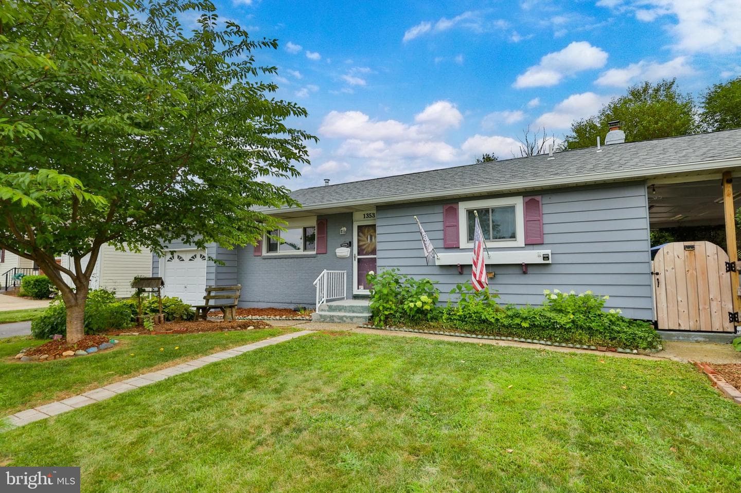 1353 Richard Avenue photo 3
