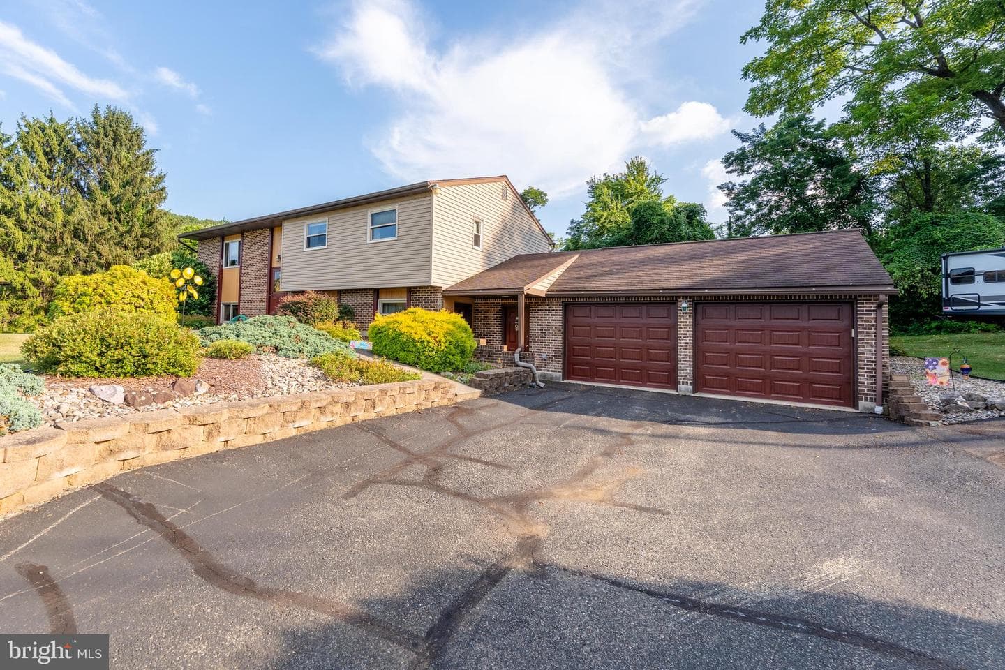 6176 Ridge Road photo 2