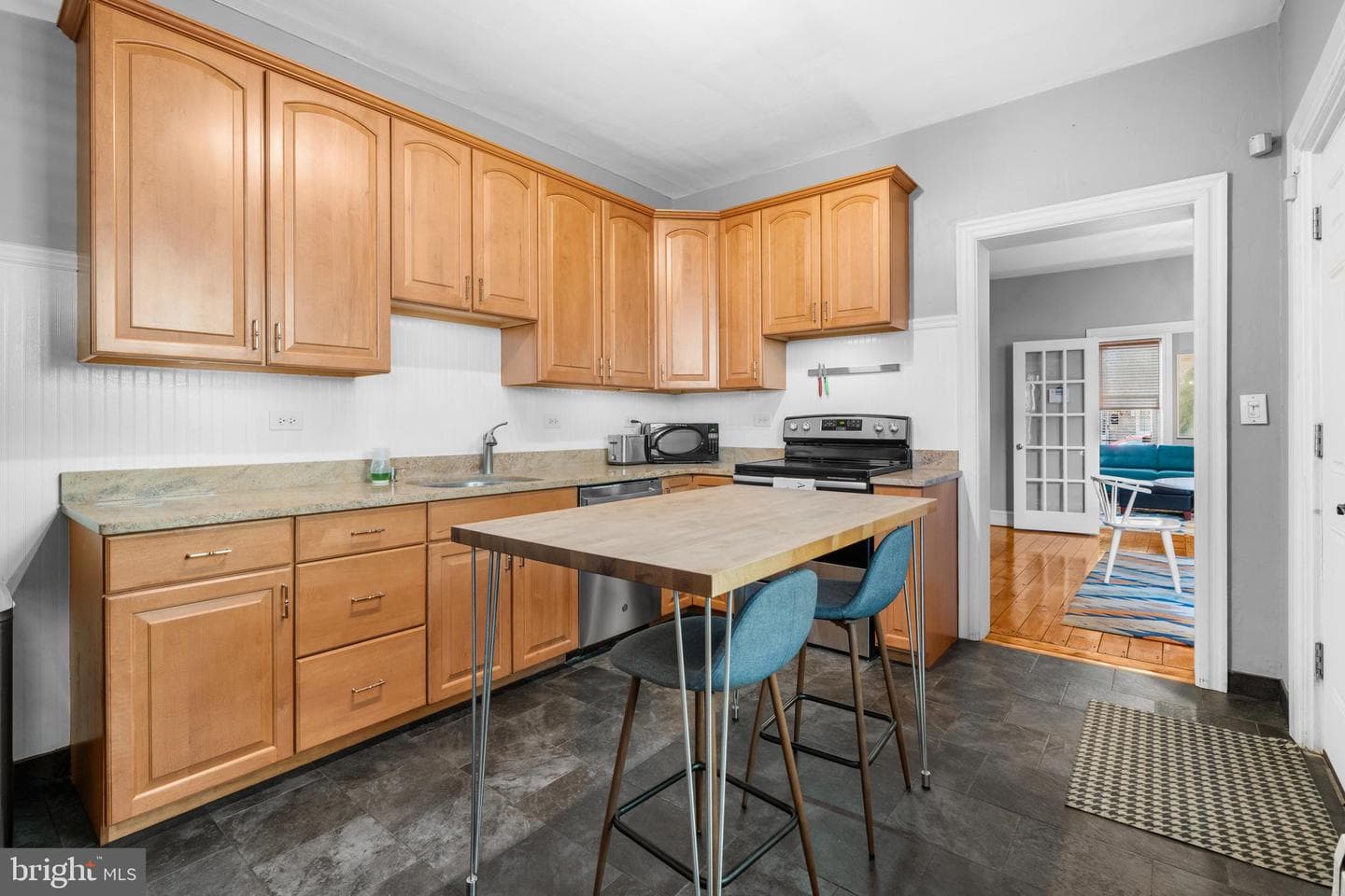 828 W Gordon Street photo 17