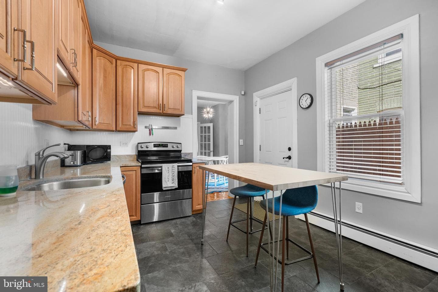 828 W Gordon Street photo 18