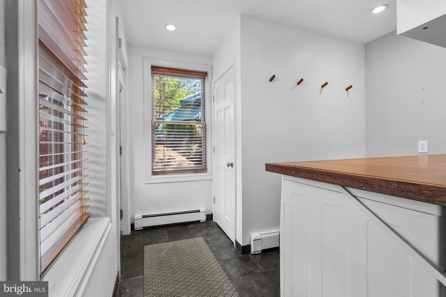 828 W Gordon Street photo 19