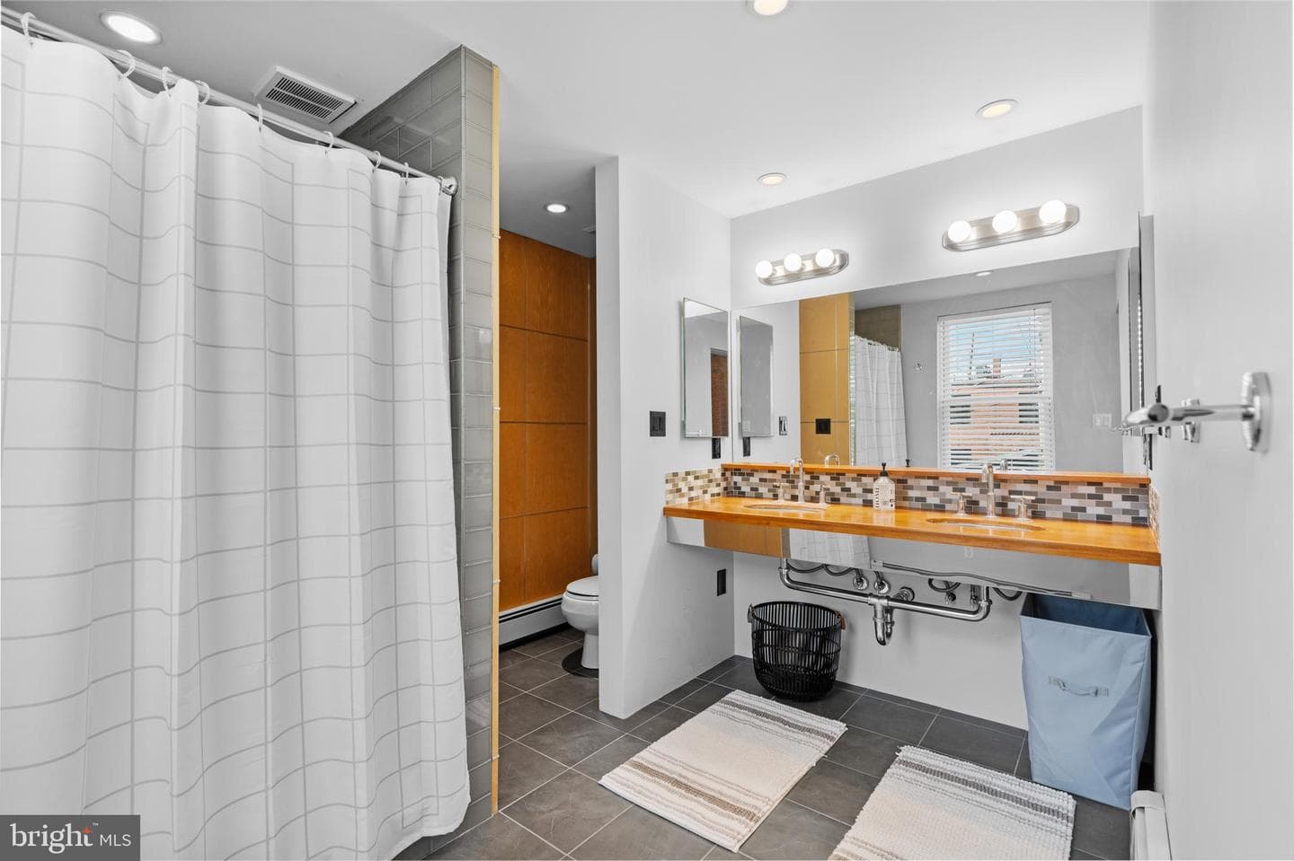 828 W Gordon Street photo 26