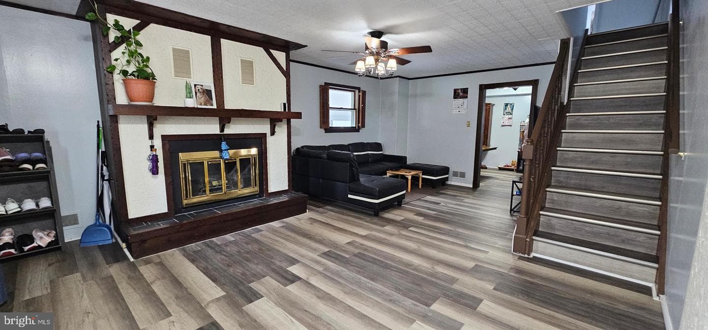 1309 Greenview Drive photo 4