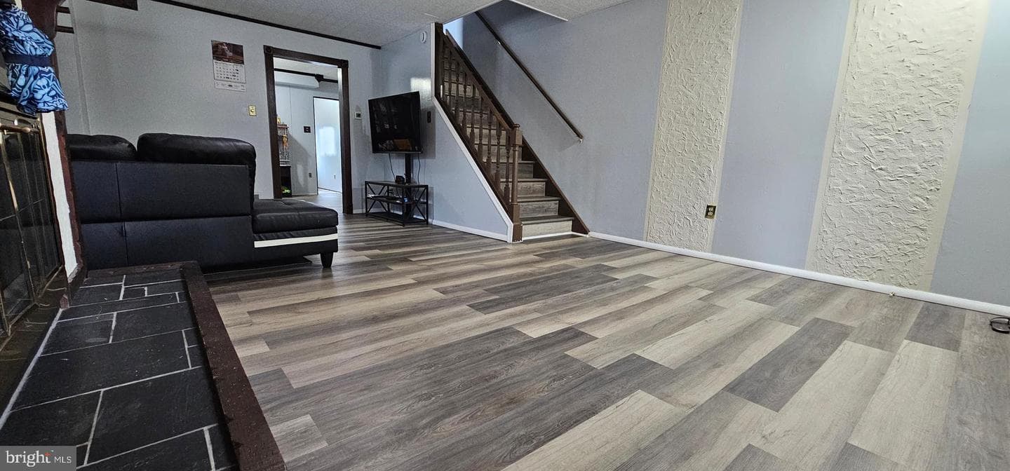 1309 Greenview Drive photo 8