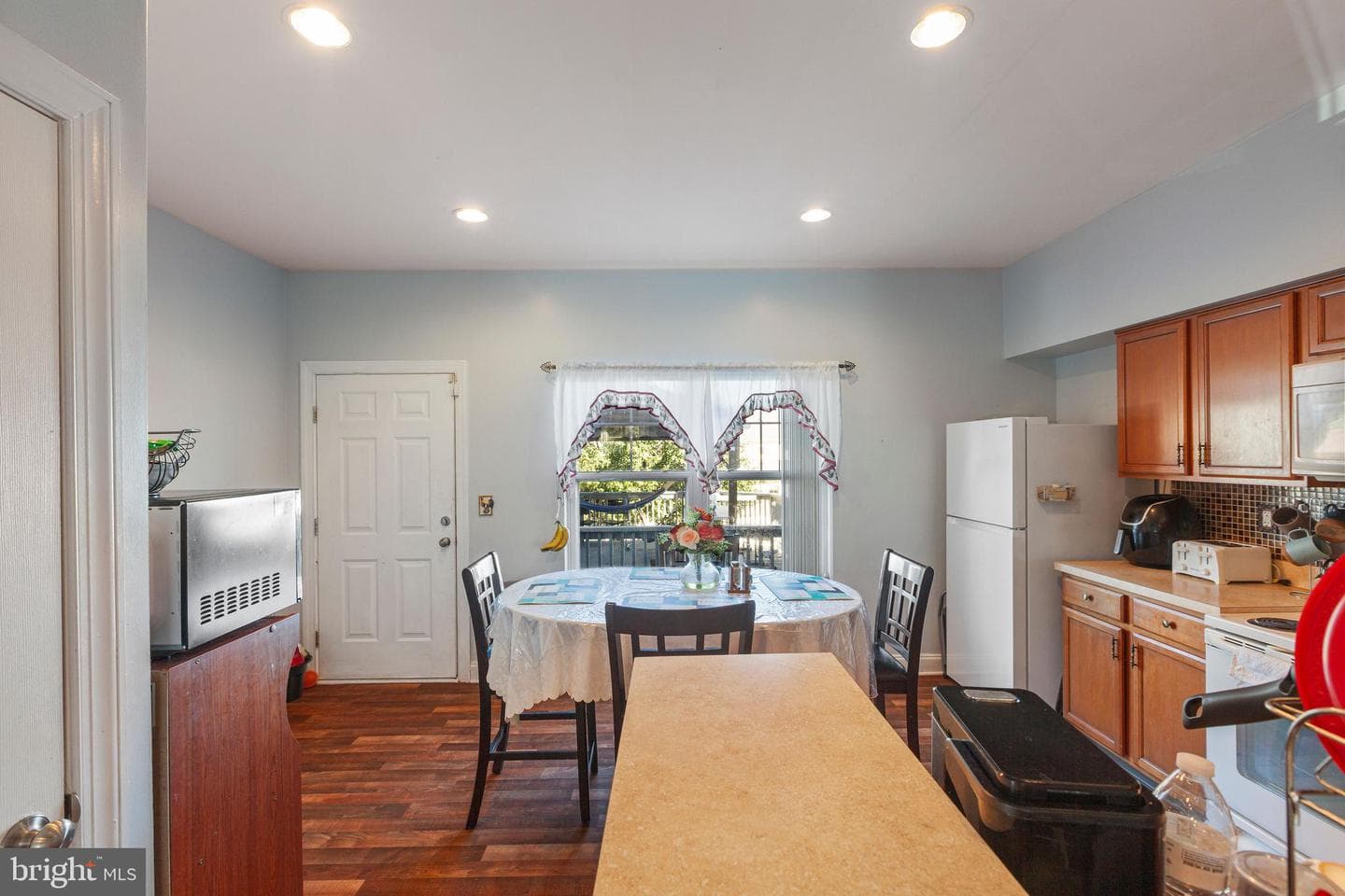 227 E Court Street photo 10