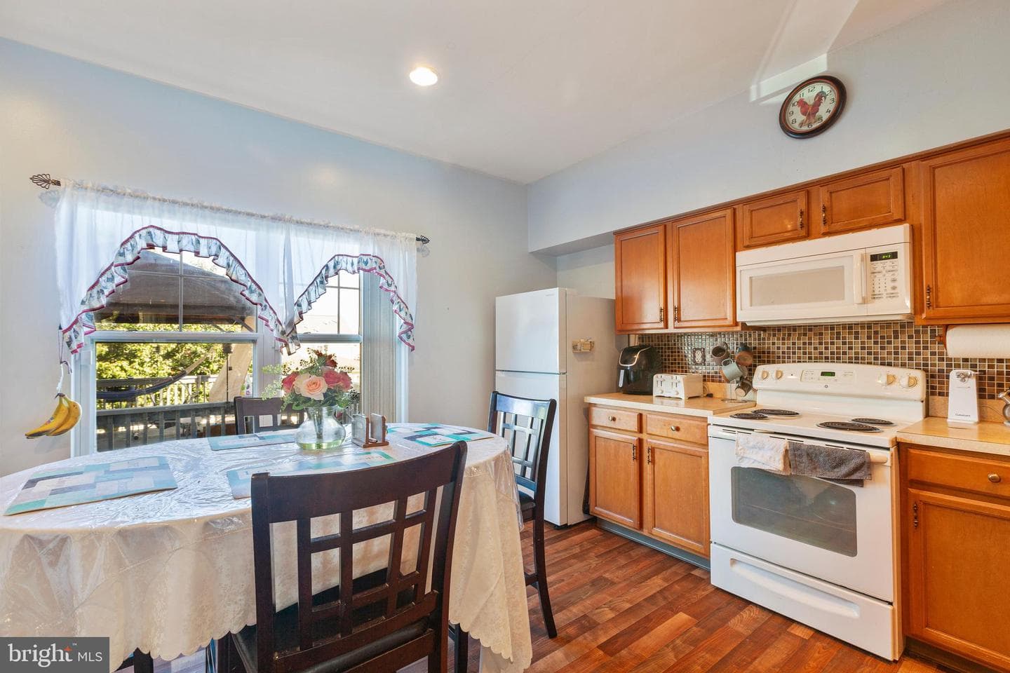 227 E Court Street photo 11