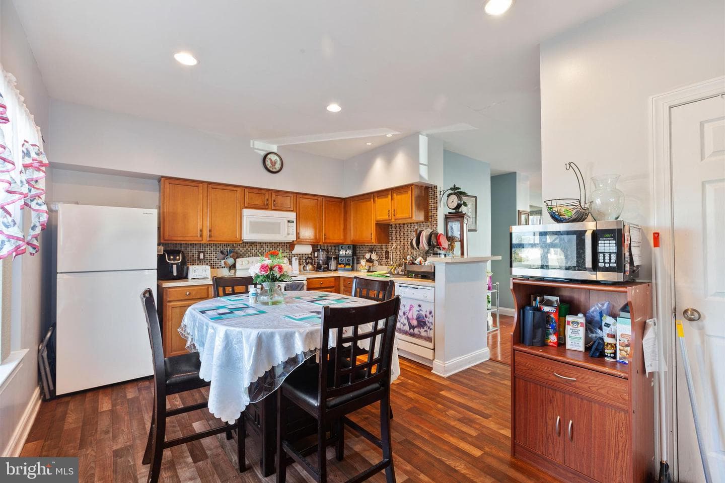 227 E Court Street photo 13
