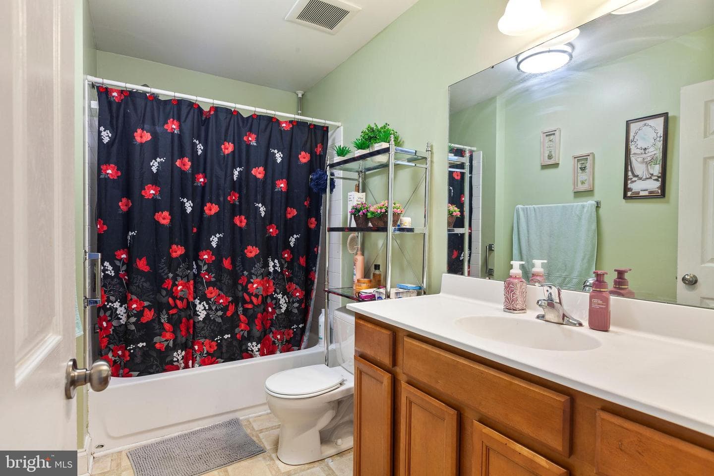 227 E Court Street photo 23