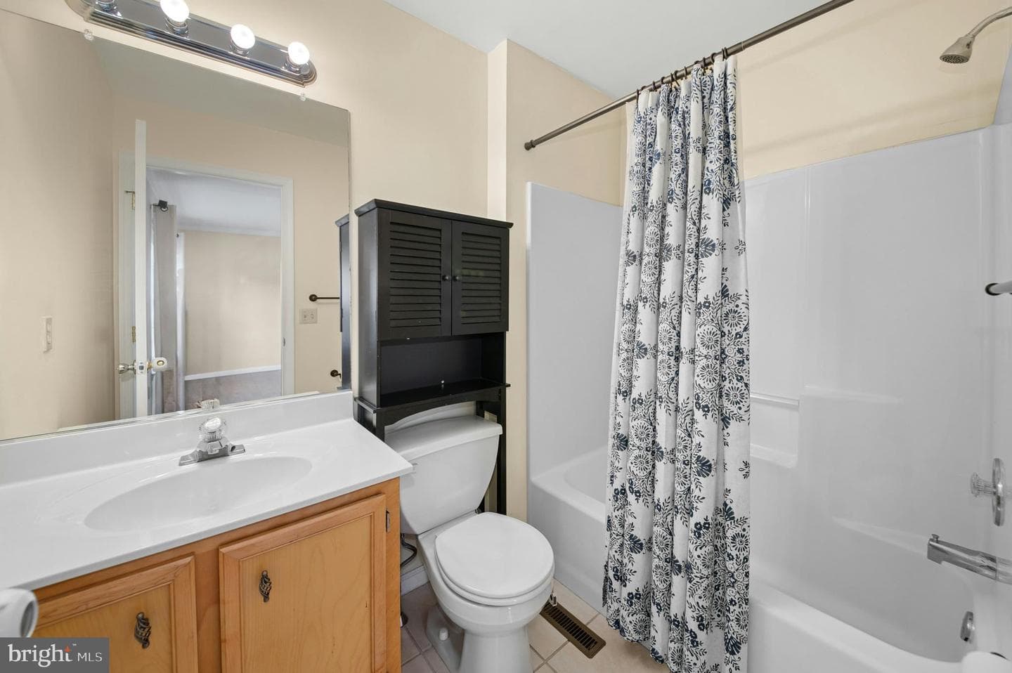 430 N Marshall Street photo 21
