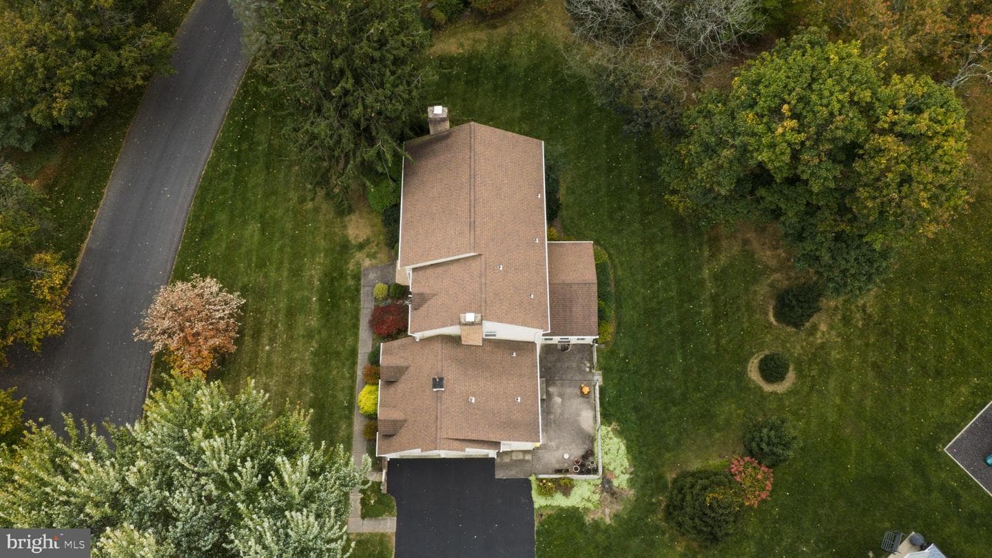 2570 Millbrook Drive photo 4