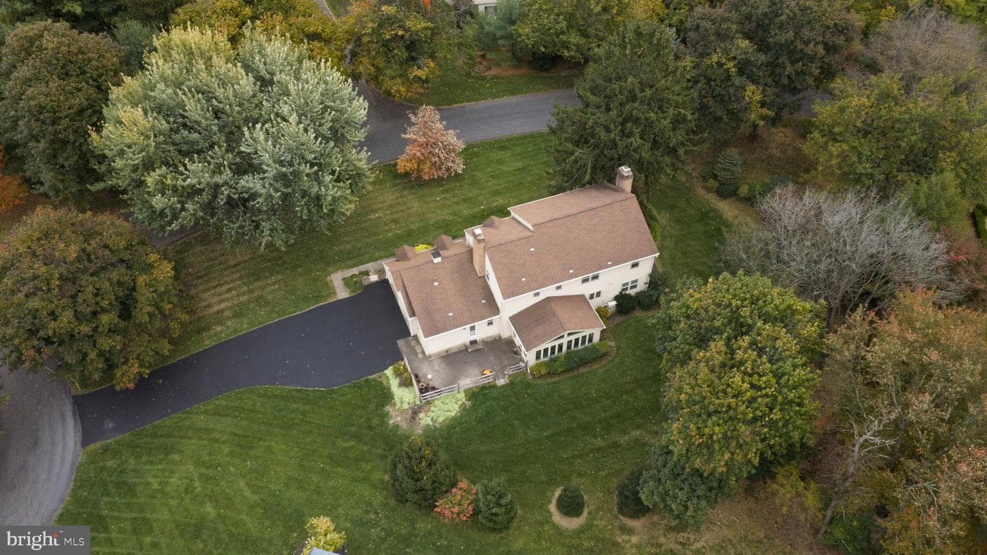 2570 Millbrook Drive photo 5