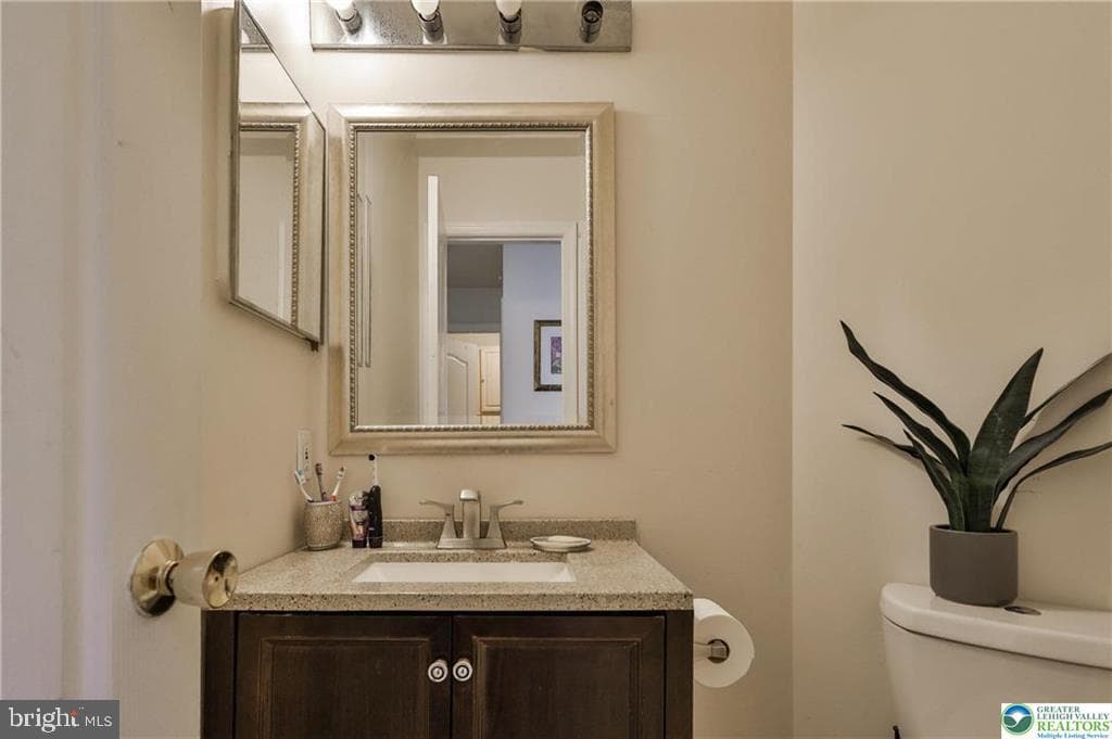 204 Ridings Circle photo 12