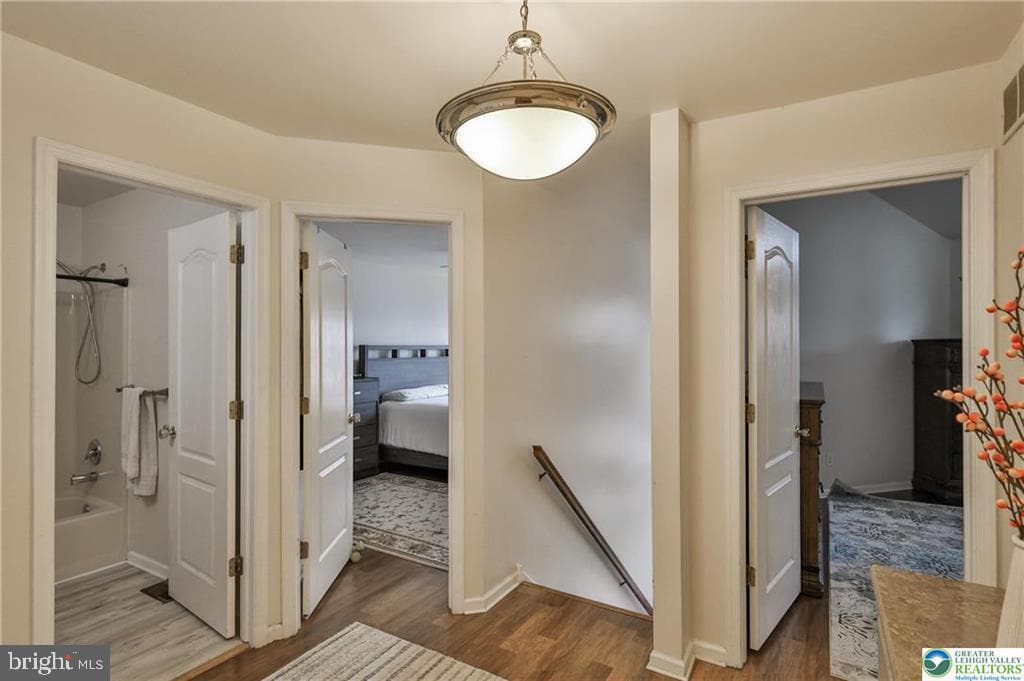 204 Ridings Circle photo 28