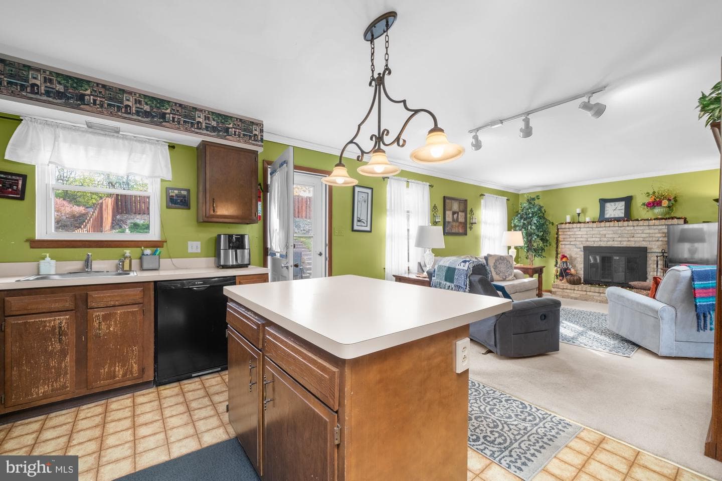 4160 Newport Drive photo 5