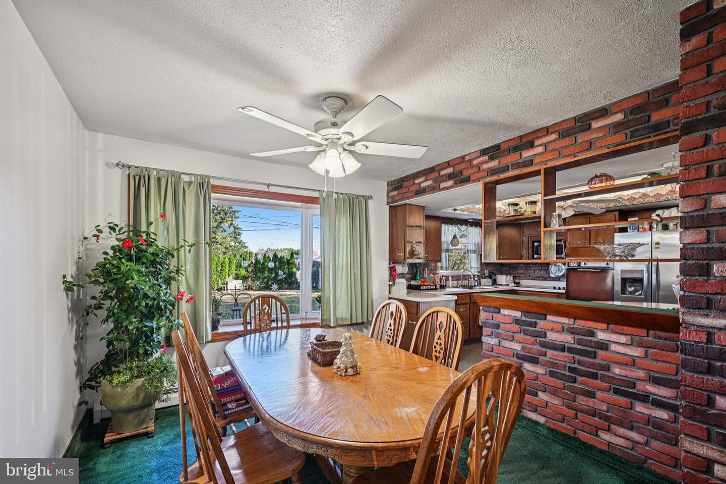 1459 Leicester Place photo 11