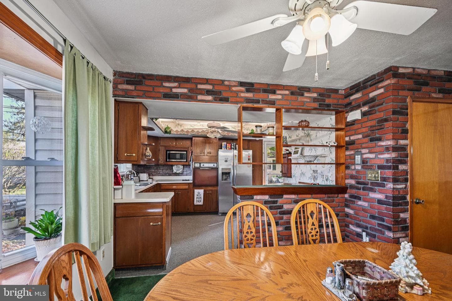 1459 Leicester Place photo 12