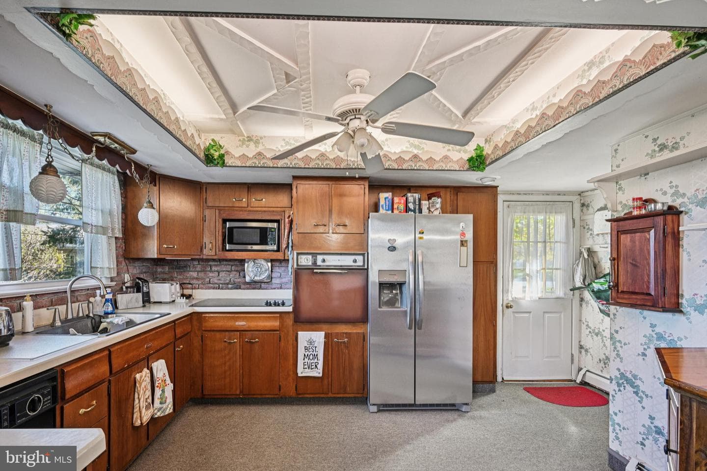 1459 Leicester Place photo 14