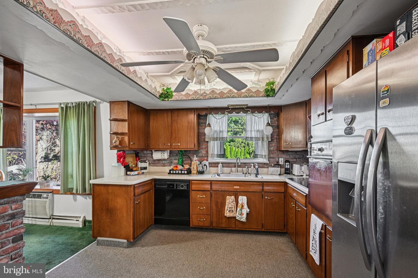 1459 Leicester Place photo 17