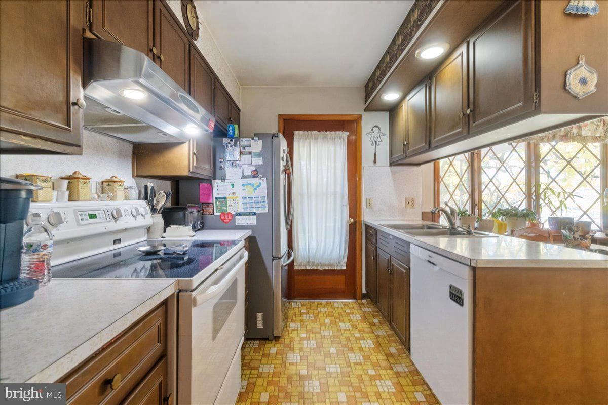 1305 Lehigh Street photo 10