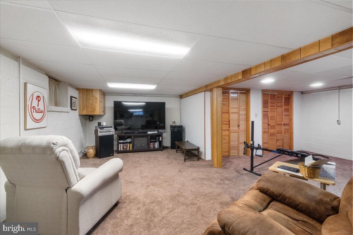 1305 Lehigh Street photo 23