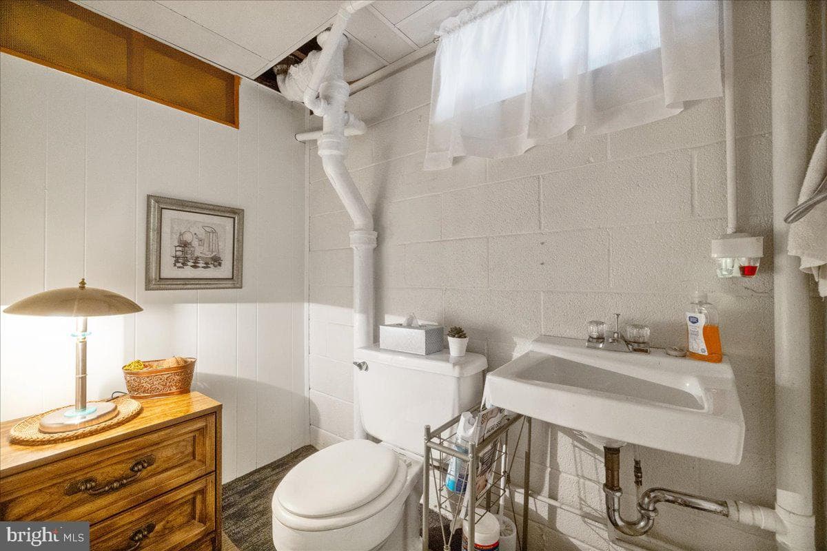 1305 Lehigh Street photo 28