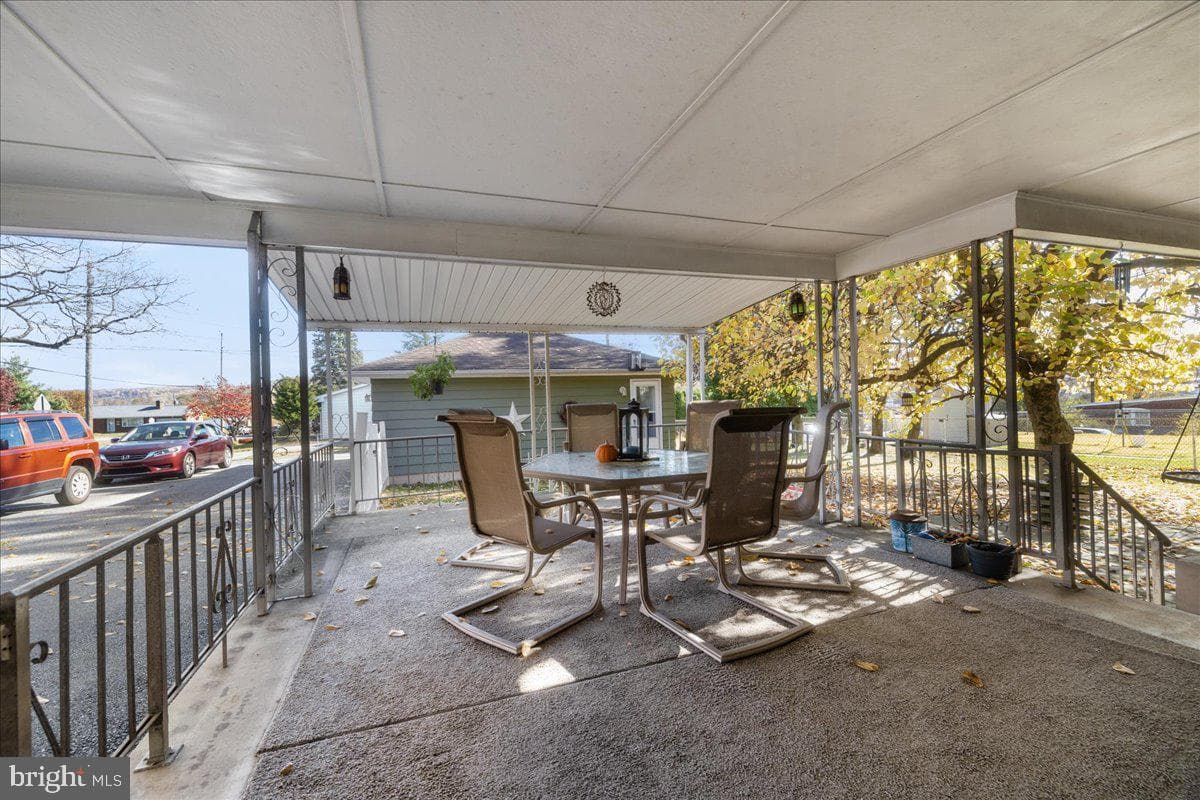 1305 Lehigh Street photo 33