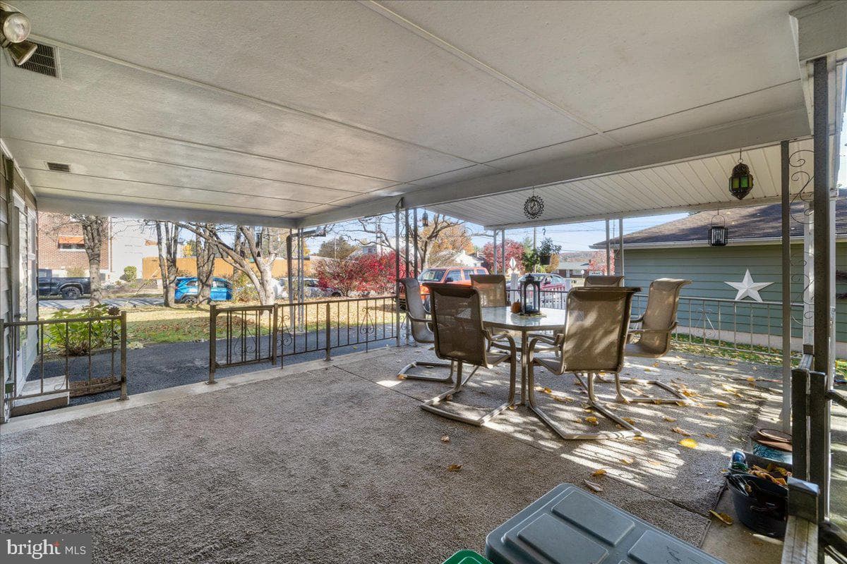 1305 Lehigh Street photo 5