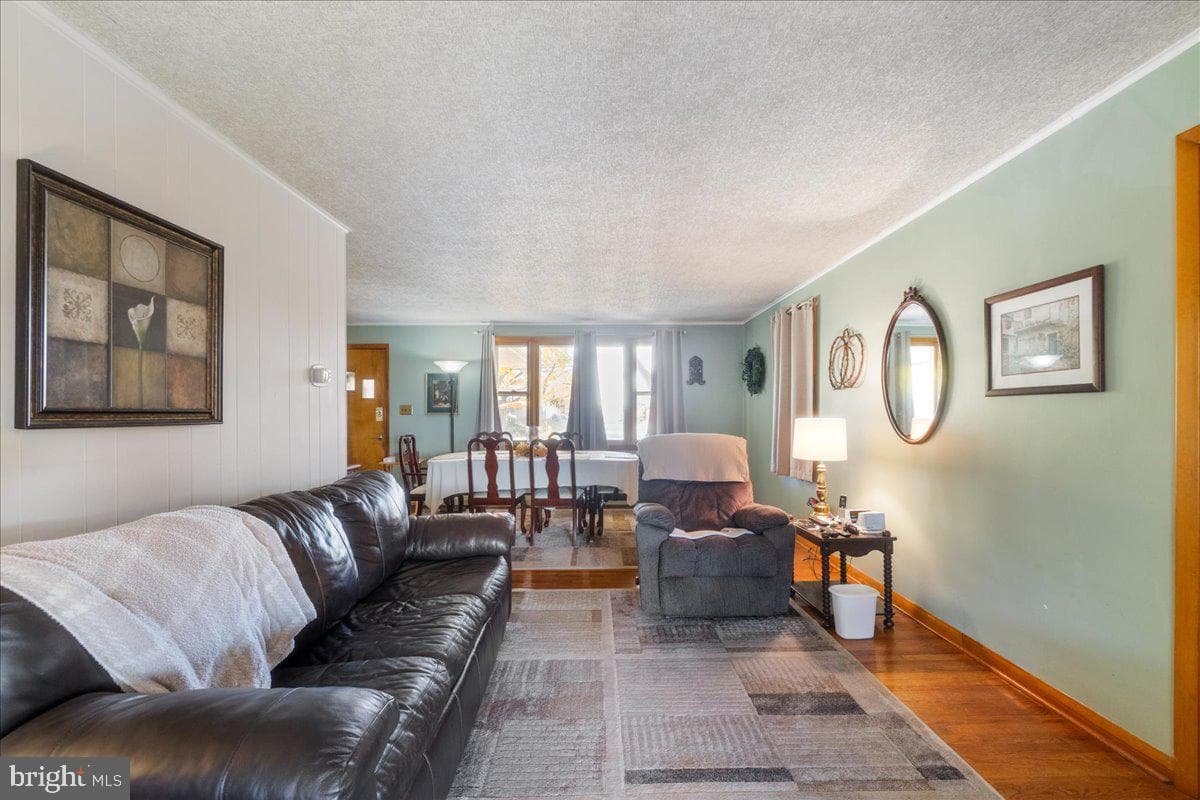 1305 Lehigh Street photo 8