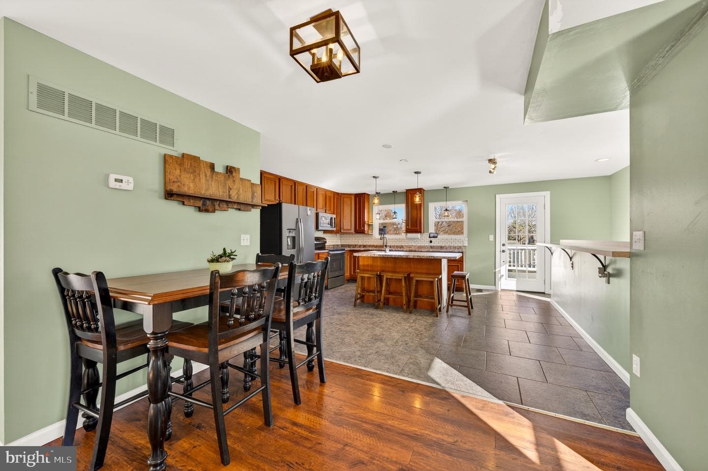 309 Delong Avenue photo 15
